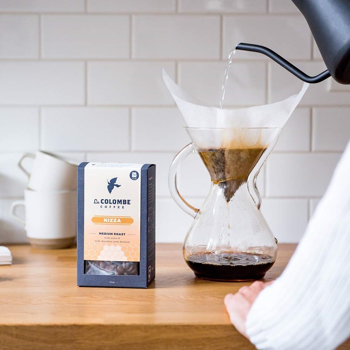 La Colombe Nizza Medium Roast Whole Bean Coffee - Notes of Milk Chocolate, Nuts & Brownie with Honey-Sweet Roasted Nuttiness, 24 Ounce (Pack of 1) view 4