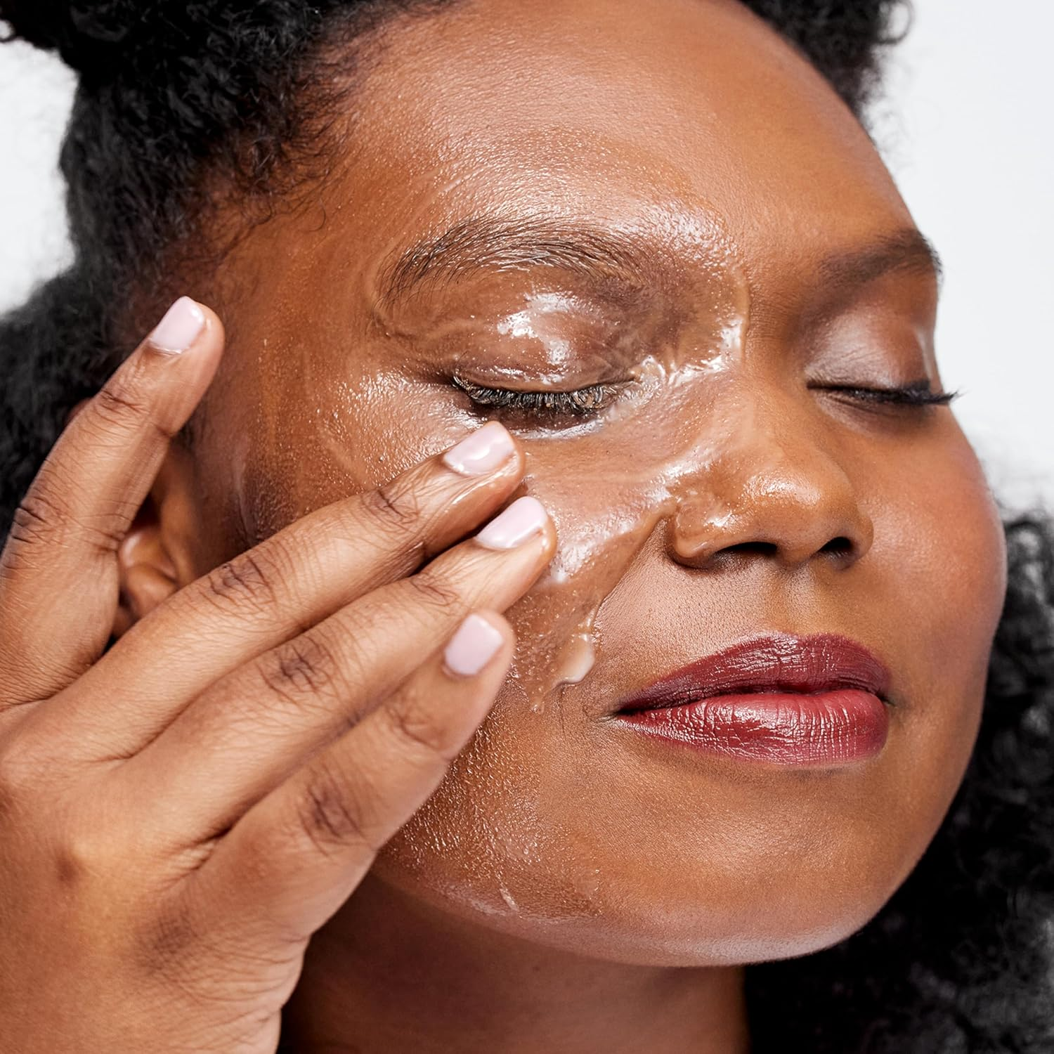 Clinique Take The Day Off Cleansing Balm Makeup Remover | Dissolves Face + Eye Makeup and Sunscreen | For All Skin Types view 4