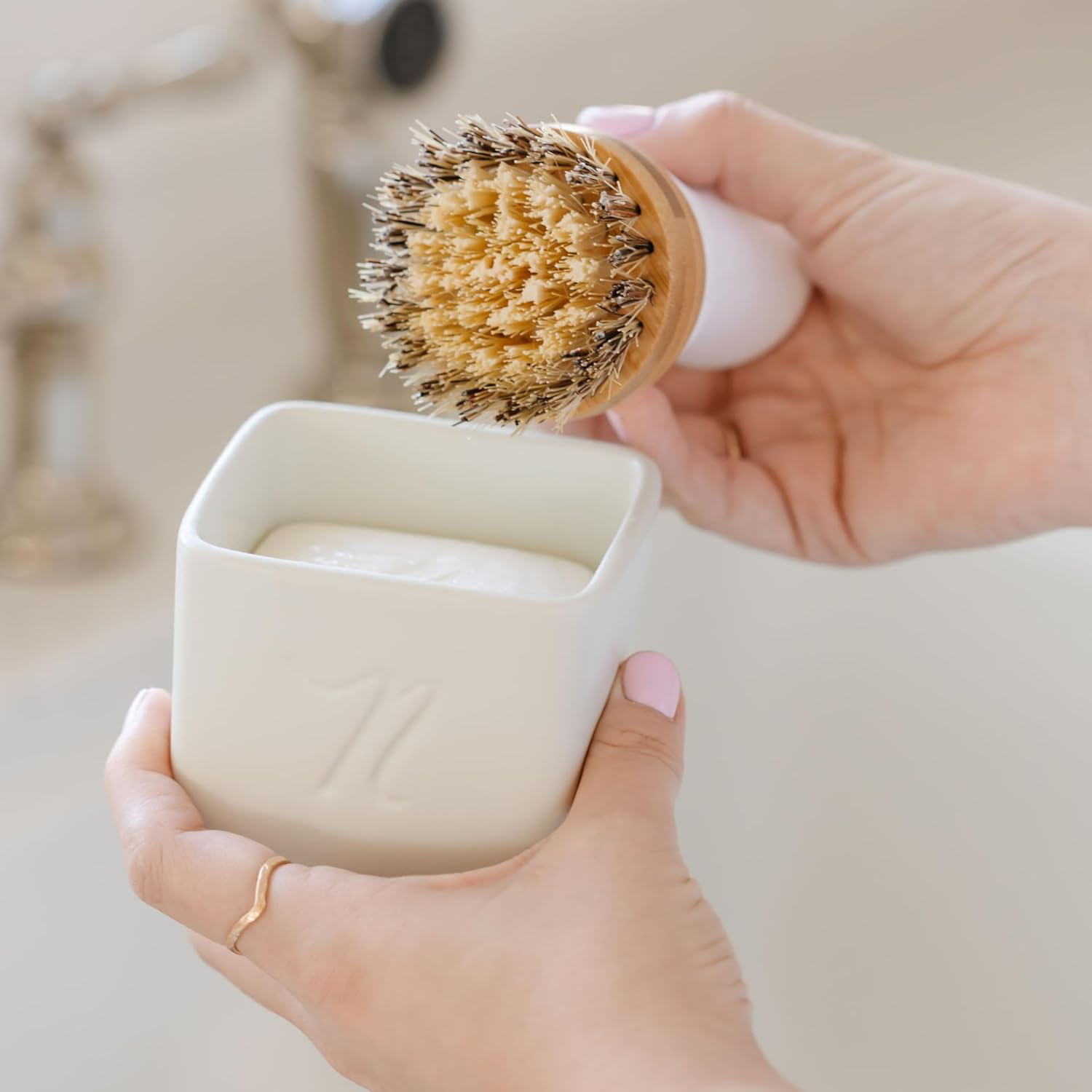 Nellie's Dish Butter, Light Lemongrass Scent view 2