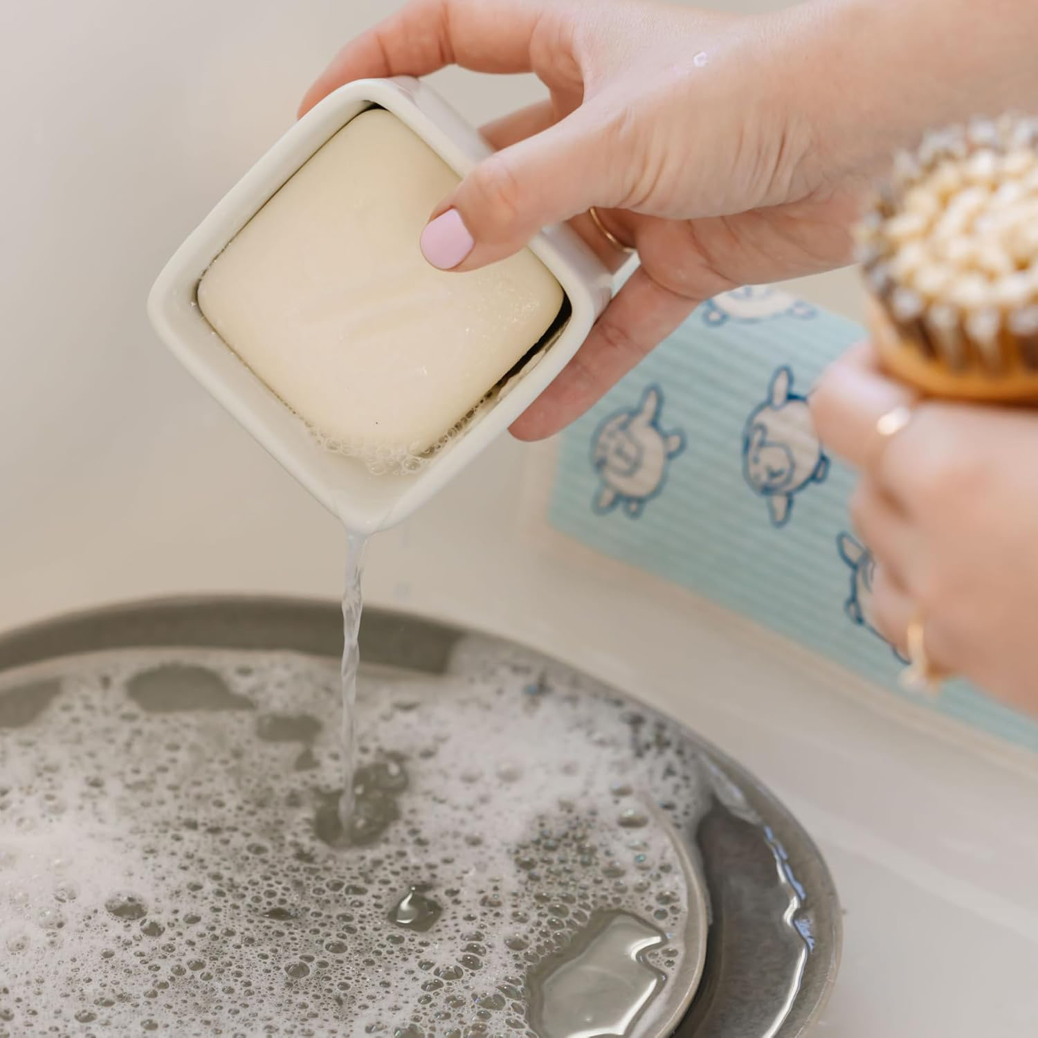 Nellie's Dish Butter, Light Lemongrass Scent view 4