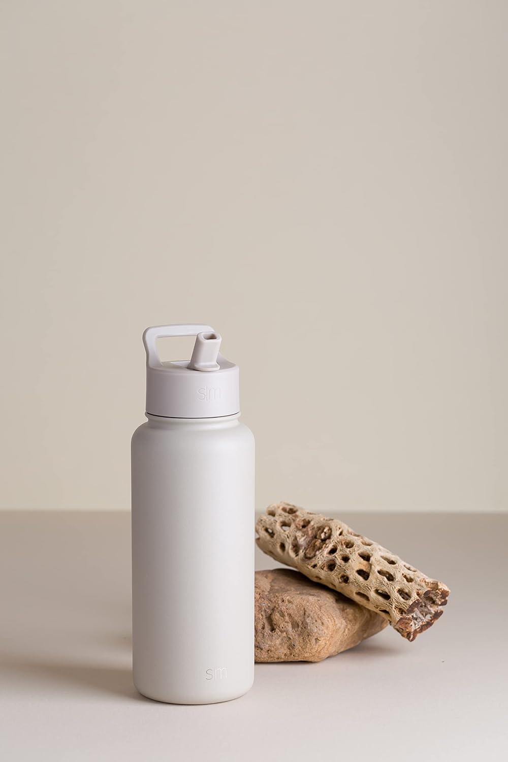 Simple Modern Summit Water Bottle with Straw and Chug Lid, 32 oz view 2