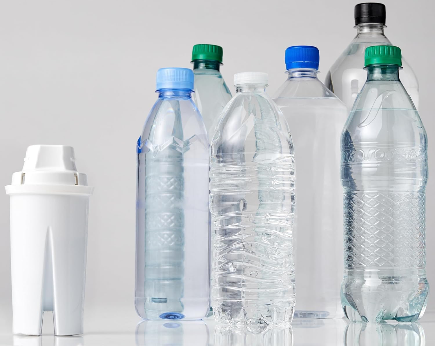 Amazon Basics - 10-Cup Water Filter Pitcher view 3